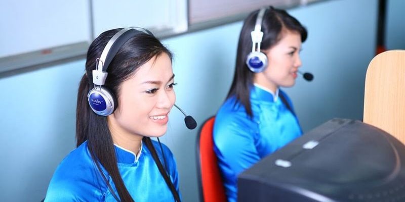 Liên hệ J88 qua hotline